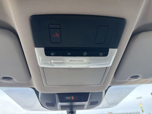 Used 2025 Nissan Rogue SV image 24