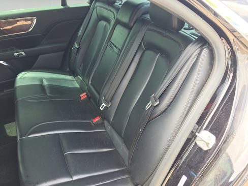 Used 2020 Lincoln Continental w/ Convenience Package FWD image 20