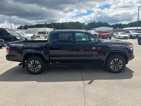 Used 2021 Toyota Tacoma TRD Sport w/ Technology Package AWD/4WD image 2