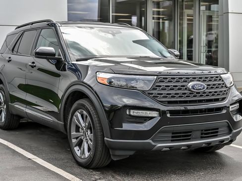 Certified 2024 Ford Explorer XLT w/ Equipment Group 202A AWD/4WD image 12