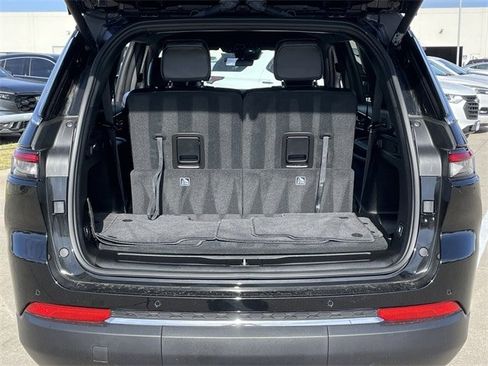 Used 2025 Jeep Grand Cherokee L Limited image 31