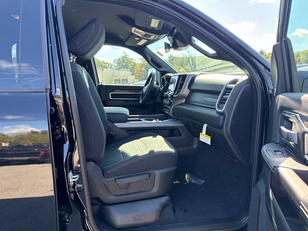 New 2026 RAM 2500 Big Horn AWD/4WD image 25