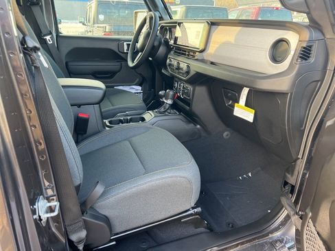 New 2026 Jeep Gladiator Sport image 11