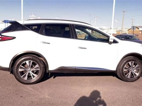 Used 2024 Nissan Murano SV image 2