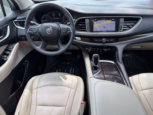 Certified 2018 Buick Enclave Essence FWD image 29