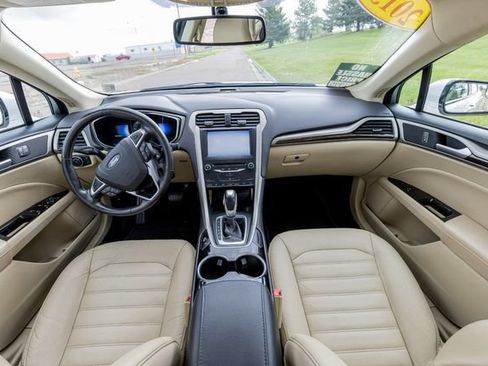 Used 2015 Ford Fusion SE w/ Equipment Group 502A FWD image 14