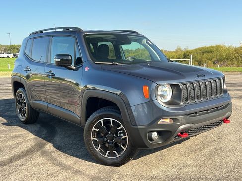 Used 2023 Jeep Renegade Trailhawk image 44