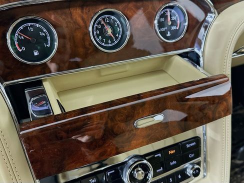 Used 2011 Bentley Mulsanne RWD image 53