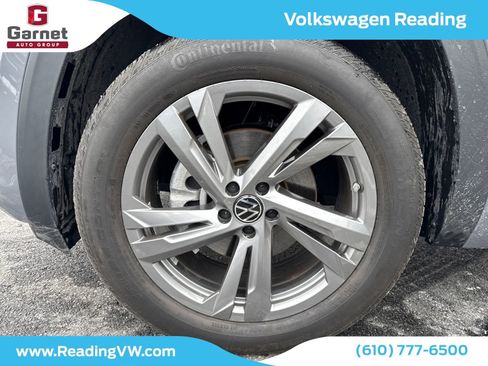Certified 2024 Volkswagen Atlas Cross Sport SEL R-Line image 28