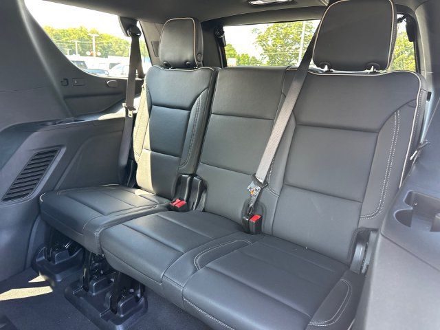 Used 2025 Chevrolet Tahoe Premier AWD/4WD image 18