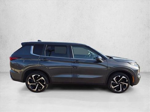 Used 2024 Mitsubishi Outlander SE FWD image 4