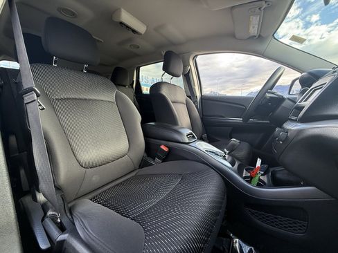 Used 2015 Dodge Journey SXT w/ Flexible Seating Group image 28