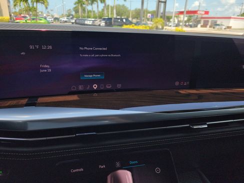 Certified 2025 Cadillac Escalade Sport Platinum AWD/4WD image 24
