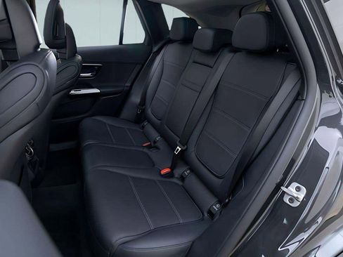 Used 2025 Mercedes-Benz GLC 350e 4MATIC w/ Driver Assistance Package image 37