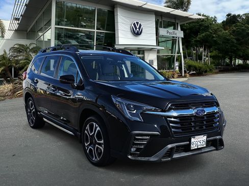 Used 2023 Subaru Ascent Limited image 3