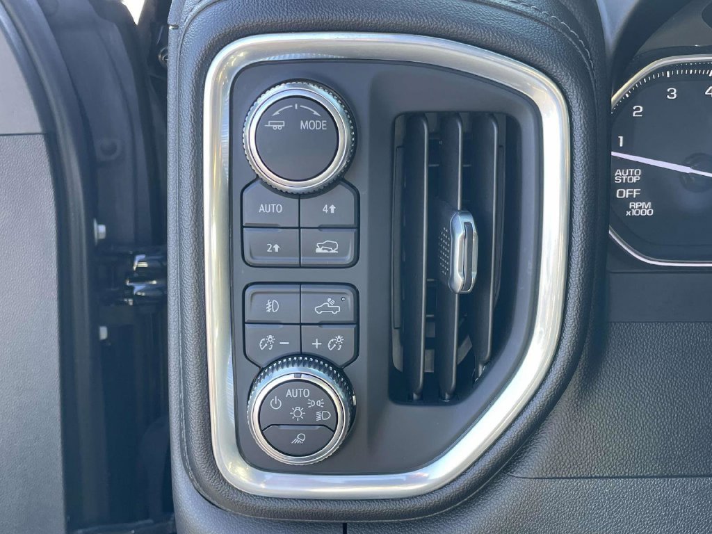 Used 2021 GMC Sierra 1500 SLT w/ SLT Premium Plus Package AWD/4WD image 21