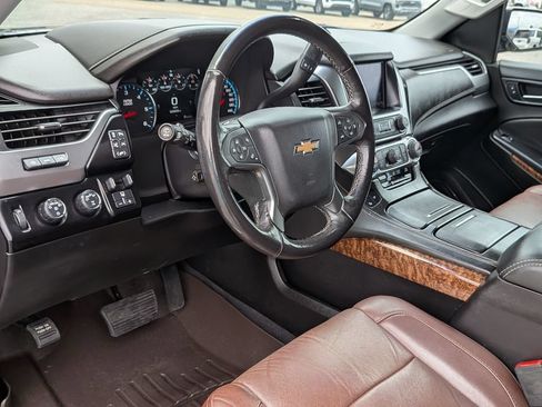 Used 2019 Chevrolet Suburban Premier w/ Premier Plus Edition AWD/4WD image 35