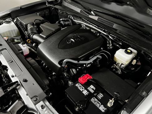 Certified 2023 Toyota Tacoma TRD Off-Road AWD/4WD image 11
