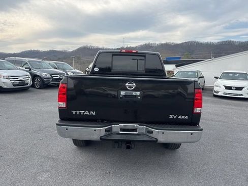 Used 2014 Nissan Titan SV w/ SV Value Truck Package image 7