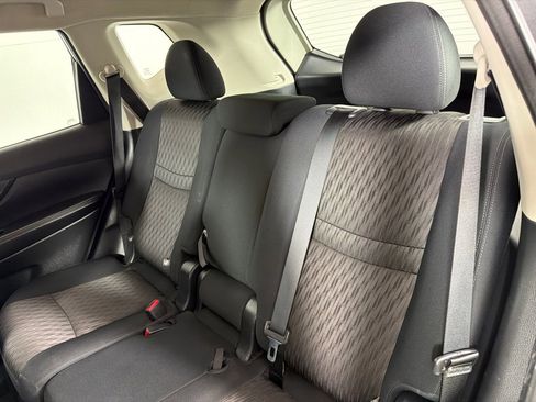 Used 2020 Nissan Rogue S image 19