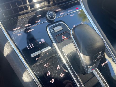 Used 2020 Porsche Panamera 4S image 18