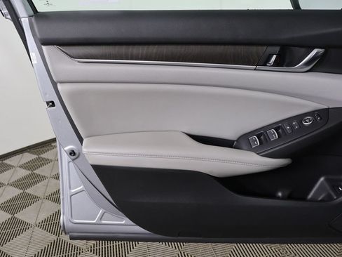 Used 2020 Honda Accord EX image 21