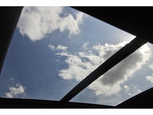 Used 2024 GMC Yukon SLT w/ SLT Premium Package image 28