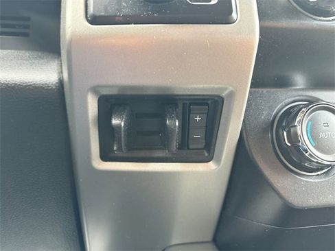 Used 2019 Ford F250 Lariat w/ Lariat Value Package image 38