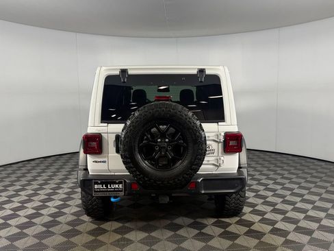 Used 2024 Jeep Wrangler Unlimited AWD/4WD image 8