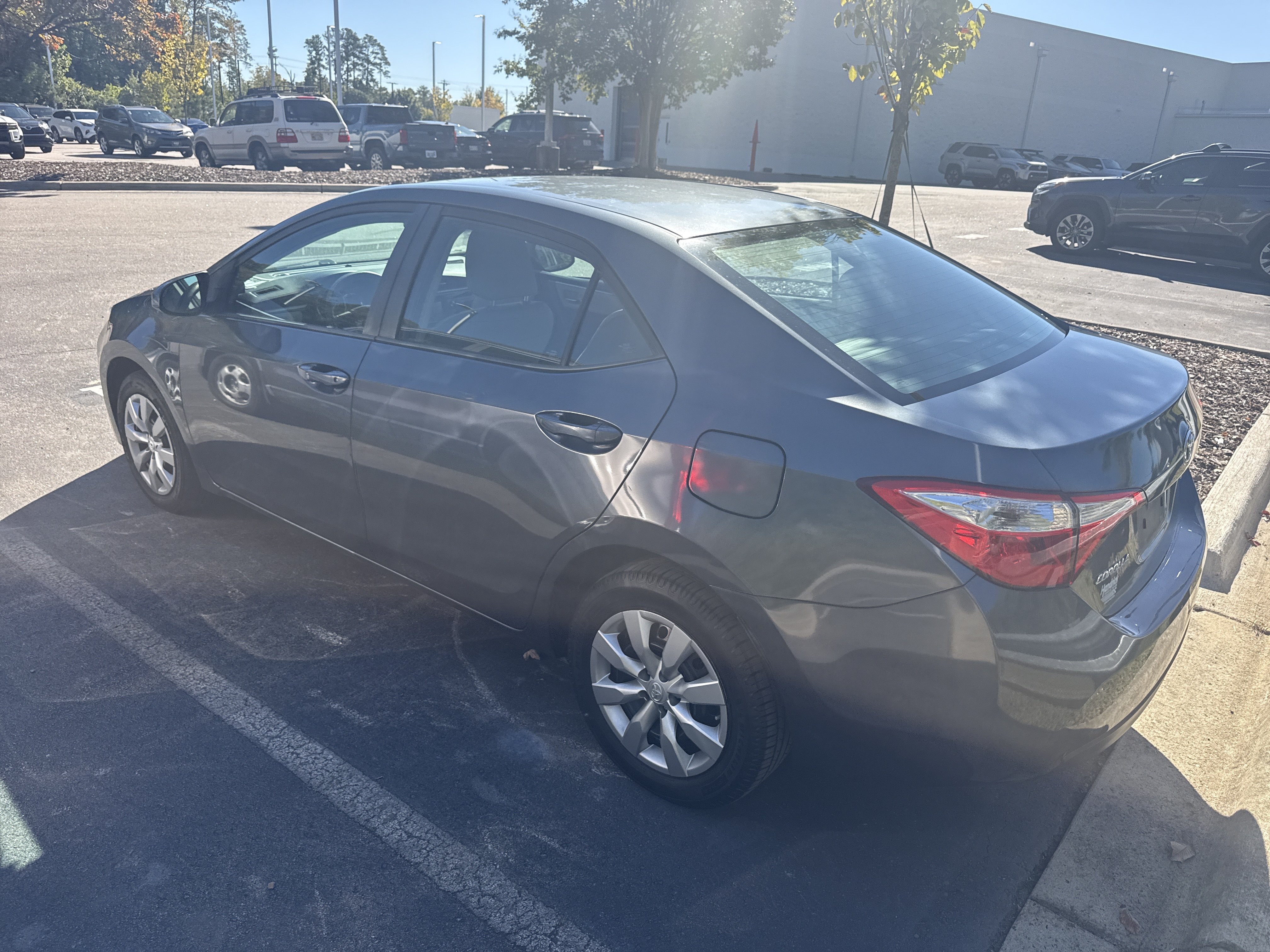 Used 2016 Toyota Corolla LE FWD image 10