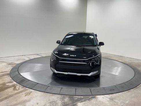 New 2025 Kia Niro LX image 8