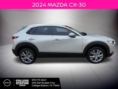 Used 2024 MAZDA CX-30 AWD 2.5 S w/ Preferred Package image 2