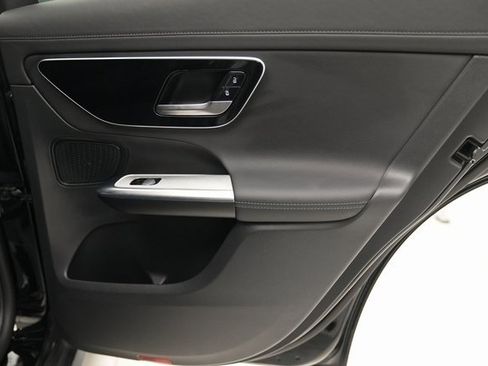 Used 2024 Mercedes-Benz GLC 300 4MATIC image 38