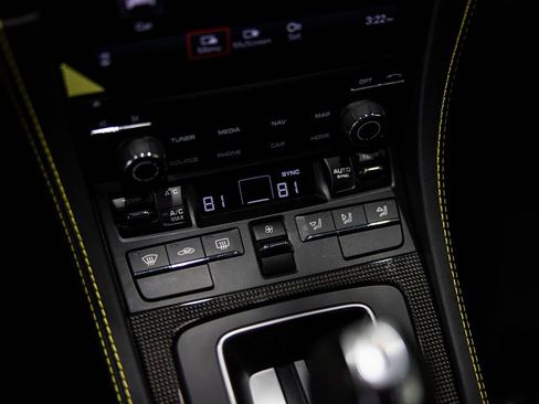 Used 2021 Porsche 718 Cayman GT4 image 27