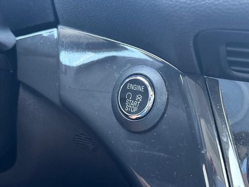 Used 2016 Ford Escape Titanium w/ Equipment Group 301A AWD/4WD image 18