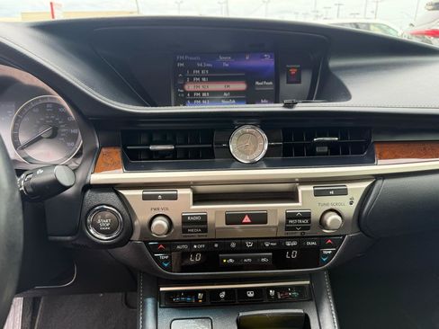 Used 2018 Lexus ES 350 w/ Luxury Package w/Wood Trim FWD image 20
