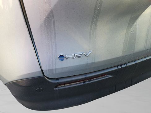 Used 2025 Toyota Sienna XLE image 25