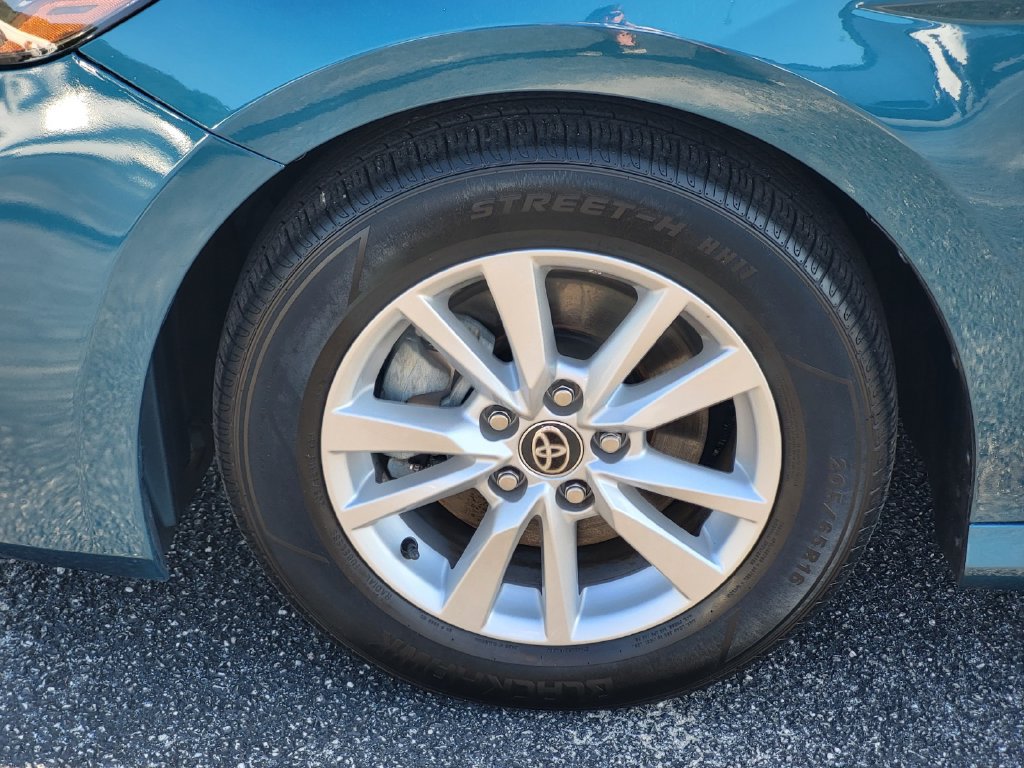 Used 2025 Toyota Camry LE FWD image 7