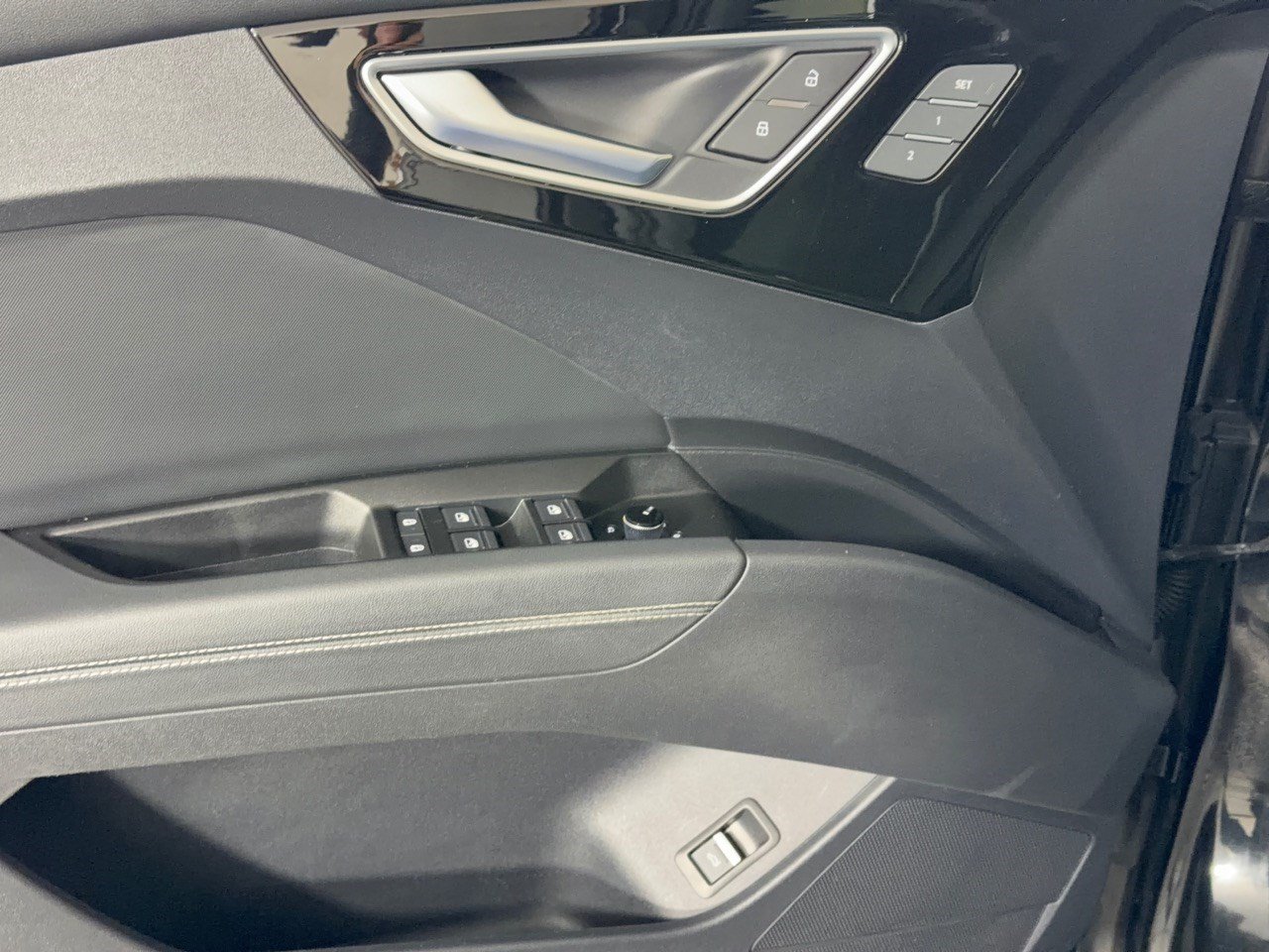 Used 2023 Audi Q4 e-tron Premium Plus w/ Premium Plus RWD image 15