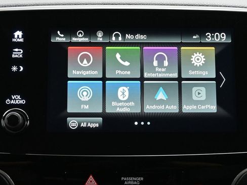 Used 2021 Honda Pilot Touring image 11