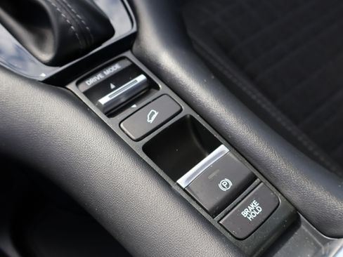 Used 2025 Honda HR-V LX image 32