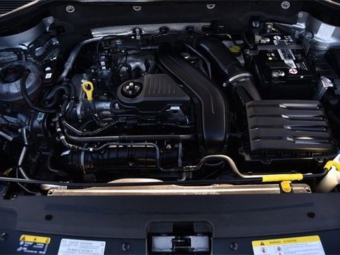 Certified 2023 Volkswagen Taos SE w/ Panoramic Sunroof Package image 25