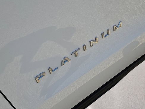 Used 2025 Ford Expedition Platinum AWD/4WD image 11