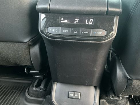 Certified 2022 Toyota Highlander XLE image 29