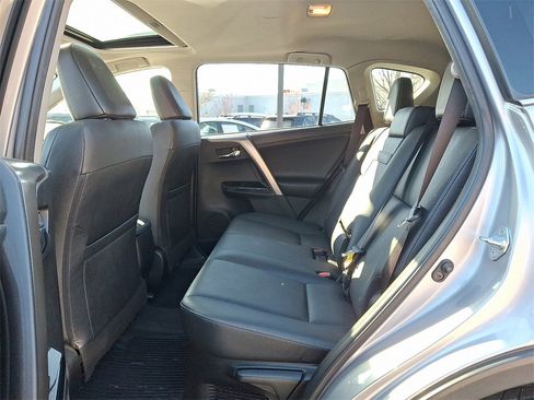 Used 2018 Toyota RAV4 Limited image 10