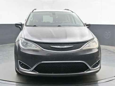 Used 2017 Chrysler Pacifica Touring-L Plus w/ Tire & Wheel Group FWD image 3