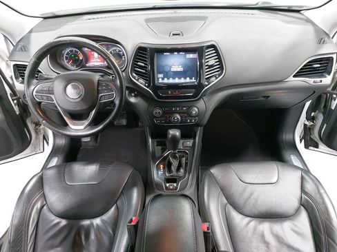 Used 2019 Jeep Cherokee Limited FWD image 8