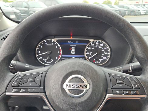 Used 2023 Nissan Sentra SV image 32