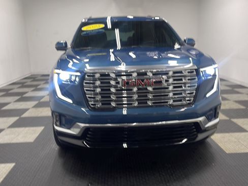 Used 2025 GMC Acadia Denali w/ Super Cruise Package FWD image 26