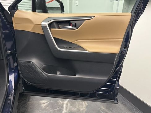 Used 2023 Toyota RAV4 XLE image 10